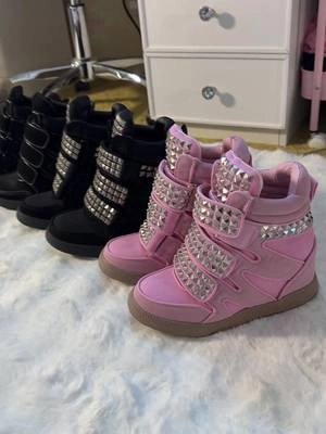 @Dolls Kill #wedgesneakers #y2kfashion #backtoschool #2000sthrowback 