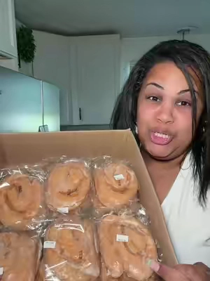You haven’t tried a good honey bun until you tried these. #carlottasbakery #honeybun #honeybuns #bakery #mukbang 