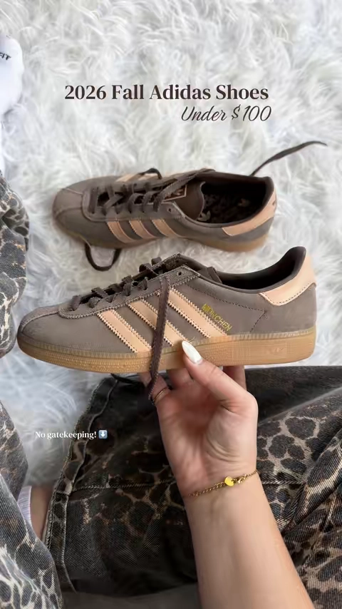 👟 Sizing: get 1/2 size down from your normal size!  #womenshoes #fall #brownshoes #ttsneakerweek #flykicks 