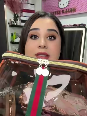 I’m gona have to order more for gifts! These vintage designer style vanity bags are such good quality & fit so much stuff inside! 10/10 ✨ #vintage #designerbags #makeupbag #vanitybag #travelbag 