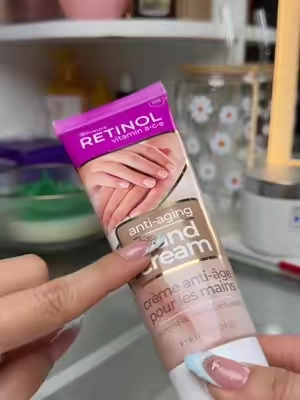 @Beauty Solutions LTD. #sumervibes🌞🌴 #tiktokshopcreatorpicks #retinol #retinolskincare #retinolcream 