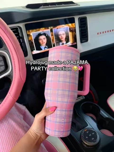 Okay wait… the HydroJug Pajama Party collection is SO cute 😭💗 If you love cute water bottles, girly tumblers, limited edition drinkware, or basically anything that makes drinking water feel more fun… this collection understood the assignment. The HydroJug Traveler is still one of my favorite everyday water bottles because it’s cup holder friendly, easy to carry around, and actually practical for everyday use… but the Pajama Party colors?? Yeah they got me 😂 This is such a cute HydroJug collection for work, errands, school drop off, the gym, or just carrying around all day like it’s part of the outfit at this point. If you’re a HydroJug collector or you’ve been waiting for a cute new Traveler color… I fear this one is dangerous 😅 #HydroJug #HydroJugTraveler #PajamaPartyCollection #CuteWaterBottle #TikTokShopFinds @HYDROJUG 