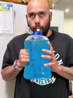 10cal 0 sugar.. SIGN ME UP!! #singlestogo #summerhydration #stgaugustchallenge #tiktokshopsummersale #hydration @Singles To Go 