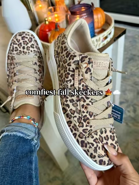 Comfy and slip in hands free Skechers 🤎 #skechers #skechersshoes #casualsneakers #qvcloyaltyprogram 