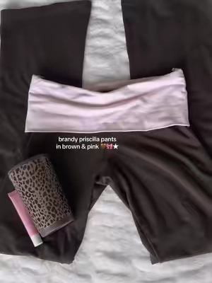 free shipping! I love this color combo ♡ 🎀 #brandymelville #priscillapants #johngalt #pacsun #yogapants 