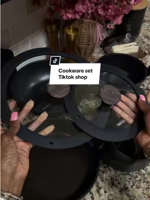 This cookware set is too good 😍 #cookwareset #cookingessentials #potsandpans #BlackTikTok 