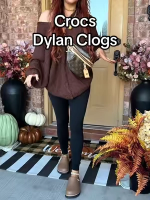 Crocs just dropped their new Dylan clogs without the platform and the comfort level is soooo good! #crocs #crocsdylan #crocsdylanclogs #dylancrocs #tiktokshopcreatorpicks @Crocs 