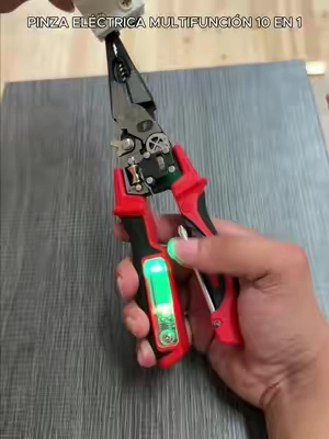 ¡Deja de cargar una bolsa de herramientas pesadísima! 🛠️ Esta pinza digital RICHRIG 10 en 1 es una herramienta de reparación que lo cambia todo. Corta cables de uso rudo sin esfuerzo, pela a la perfección con su rodillo ajustable, poncha terminales súper firme, Y además tiene un probador de voltaje digital integrado para que nunca más adivines cuál es el cable vivo, ¡e incluso detecta dónde está roto el cable en un solo segundo! ⚡️ ¡Aprovecha la oferta de tiempo limitado con envío gratis ahora mismo! ¡Link abajo! 👇 #electrician #herramientas #wirestripper #diyproject #tiktokshop  