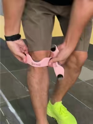 Wearing it during exercise provides better knee protection #hikingadventures #altrarunning #kneepainrelief #summervibes#summeressentials