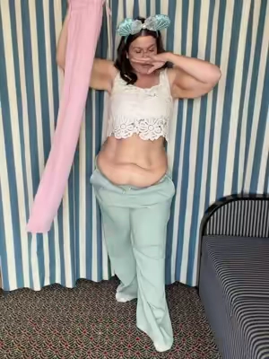 My go to travel pant #apronbelly #halara #TikTokshopbacktoschool #plussizefashion #tiktokmademebuyit 