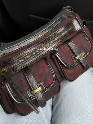 Love how spacious and pretty this shoulder bag is, has lots of pockets and very lightweight, perfect for daily use🤎#angelkiss #shoulderbag #hobobag #everydaybag #crossbodybag @Angelkiss Bags 
