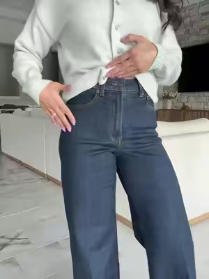 These jeans look sooo good with a heeled boot 😮‍💨