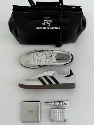 #rhinestonesambas #adidassamba #sambas #sneakertok #shoefinds 