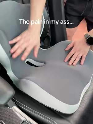 Relieves tension in the lower back muscles and avoids direct pressure on the cоссух. Ideal for sitting for many hours without discomfort.#seatcushion #cojin #sillacomoda #carseatcushions #lowbackpain #sittingpain #legpain