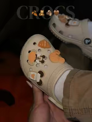 THE PERFECT LITTLE CROCS FOR FALL 🍂   @Crocs #crocs #toddlercrocs #kidscrocs #fallvibes 