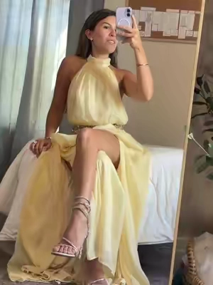 Nunca me he sentido tan bella 😳 ojalá lo consigan antes que se agote! Les dejo mis referencias: 5’1, 110 lbs, size XS #windsor #yellowdress #weddingguestdress #summerwedding #tiktokshopcreatorpicks 