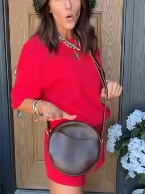 Okay but the shape, the leather, the color… 🤎 she’s giving everyday bag I’ll actually use with everything. #portlandleather #crossbodybag #leatherpurse #falldealsforyou #TikTokshopbacktoschool @PORTLAND LEATHER GOODS 