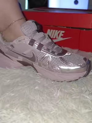Los nuevos tenis están hermosos #sneakers #shoes #womenshoes #zapatosmujer #tiktokshopsummersale 