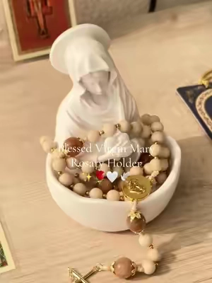 So beautiful 🥹🌹✨#blessedvirginmary #motherofGod #virginmary #catholicfaith #catholicdecor 