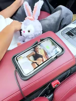 Just drop your phone and goI this anti-slip wireless mat auto-charges while you drive - no hassle! #carcharger #dealsforyoudays #summerfinds #charger #phonecharger