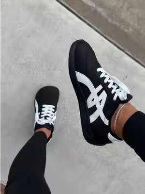Do your toes a favor! #widetoebox #widefootfriendly #wideshoes #BacktoSchool 