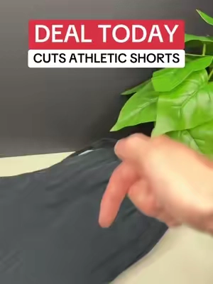 Cuts actually made such a versatile pair of men’s athletic shorts #cuts #mensshorts 