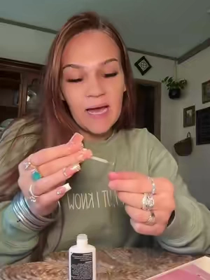 Keeping your nails on for at least 3 weeks and then removing with ease! The best your gonna find #exsivianailglue #nails #pressonnails #pressons #acrylicnails 