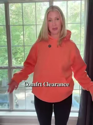 True to size collection for a true fit or size up one for an oversized fit. I would not size down! @Comfrt Travel Essentials Collection #comfrt #comfrtclothing #comfrthoodie #hoodie 