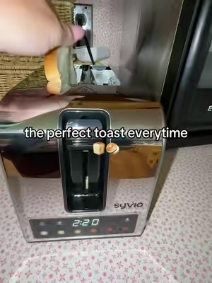 perfectly toasted bread every single time #toaster #smarttoaster #kitchenfinds #touchscreentoaster #CapCut 