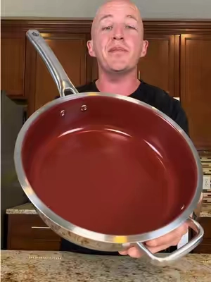 This non stick saute pan from Curtis Stone is hands down the pan we use most in our kitchen #pans #cookware #nonstickpans #kitchenfinds 