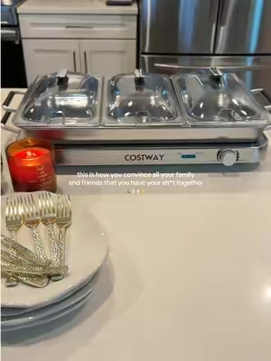 And you can literally cook right in the pans! 👌🏻 #buffet #buffetwarmer #hosting #foodwarmer #hostingtips 