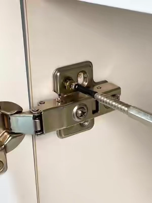 Essential component for furniture assembly. Deep threads for secure holding, quick installation with no complicated tools required. #fastassembly #easyDIY #metalhardware #usefulnuts #homedecor