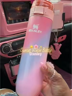 So pretty☀️🌸✨ #stanley #stanleytumbler #waterbottle #stainlesssteelwaterbottle  #sippycups 
