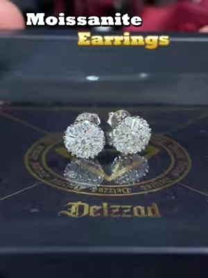 TikTok shop has incredible deals！ S925 Moissanite Earrings.#delzzad #moissanitejewelry #unisexjewelry #2026trend #sparkleandshine #moissaniteearrings #giftguide #icedout #snowflakes #s925silver #silverearrings #nontarnish #earringslovers