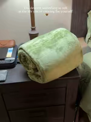 Super soft, affordable fleece throw blanket. @CGK Linens #fleeceblanket #kingsizeblanket #blanket #bedding #softblanket 
