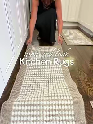 This set of kitchen rugs is such high quality you’d bet they’re from PB. #kitchenrug #kitchenmats #kitchendecor #rug #washablerugs 