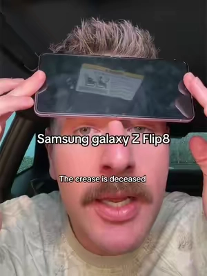 Samsung galaxy Z Flip8. 