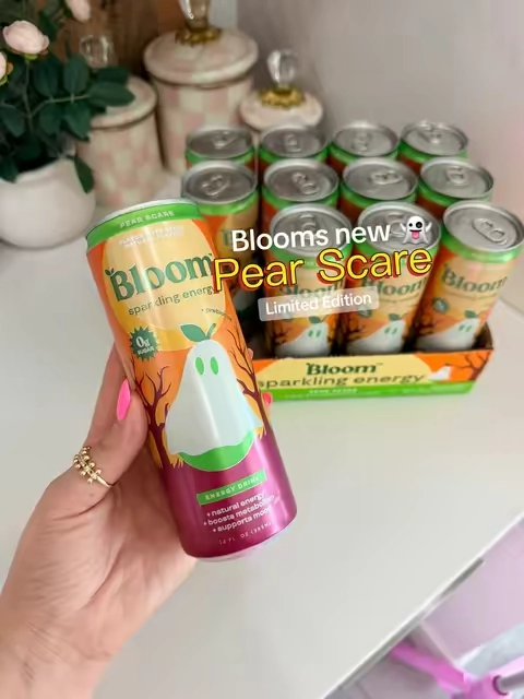 Okay bestie… Bloom really said spooky season starts NOW 😂👻 The new Bloom Pear Scare sparkling energy drink is such a fun fall flavor if you love pear drinks, seasonal energy drinks, or trying every new Bloom flavor the second it drops. It has that sweet pear flavor with a little fall vibe to it, and the packaging is honestly what got me first because apparently even my energy drinks need to match the season 😅 If you’ve been looking for a new Bloom energy drink flavor, pear energy drink, limited edition energy drink, or a fun drink for fall… Pear Scare is definitely one to try. #BloomNutrition #BloomEnergy #PearScare #EnergyDrink #TikTokShopFinds @Bloom Nutrition 