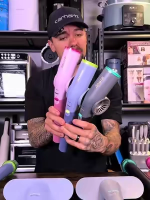 Everybody’s new favorite indoor and outdoor cleaning tool! #leafblower #indoorcleaning #patiocleanup #airduster #sharkblastboss 