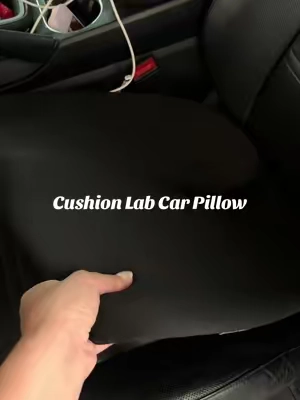 Getting a little spoiled in the car these days 🙃💕☁️ game changer! #carcushion #backpain #memoryfoampillow #roadtrip #carpillow 
