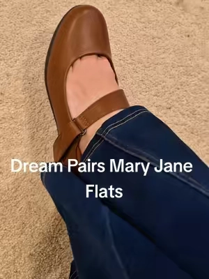 Comfortable Mary Jane flats with a supportive memory foam insole, adjustable strap, padded heel and lightweight flexible sole. #DreamPairs #MaryJaneFlats #ComfortableShoes #WorkShoes #WomensFlats @Dream Pairs 