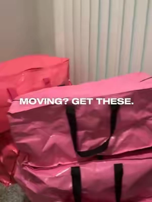 Moving boxes could NEVER 😭 these made packing so much easier. #MovingHacks #MovingEssentials #MovingBags #ApartmentMoving #TikTokShopFinds 