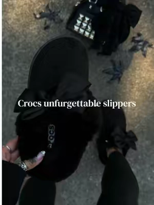 (Yes they have hard bottoms so we can wear them outside 😮‍💨🖤) @Crocs #crocs #crocsnewarrivals #altoutfits #slippershoes #falloutfitinspo 