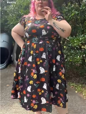 This dress is soooo cute!! I can’t wait for spooky season!! #plussizefashion #plussizefallfashion #halloweengirl #plussizedress #spookyseason 