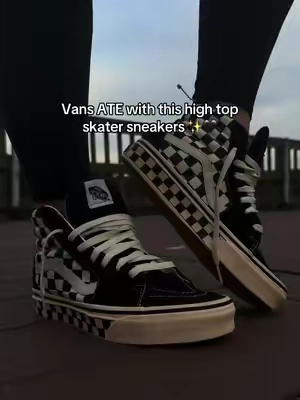 VANS new high top skater checkered sole sneaker >!!🖤✨ @vans 