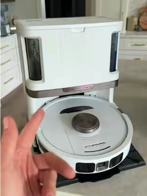 Vacuum + Mop + Self Empty + Self Refill + Self Clean.. Shark PowerDetect robot vacuum can do it all #robotvacuum #robotvacuumcleaner #sharkpowerdetectrobotvacuum #robotvacuumandmopcombo #selfemptyingrobotvacuum 