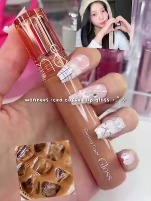 the iced coffee shade it literally so perfect for the fall! I get why wonhee loves these glosses  #romnd #kbeauty #lipgloss #wonhee #icedcoffee 