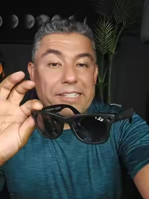 🕶️ El clásico que ahora también es inteligente Los Ray-Ban Meta Wayfarer Gen 1 reacondicionados combinan cámara integrada, audio de oído abierto y controles por voz en el icónico diseño Wayfarer. #RayBanMeta #SmartGlasses #Refurbished #WearableTech #TechDeals