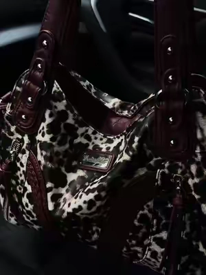#shoulderbag #purse #slouchybag #westernfashion #montanawest 