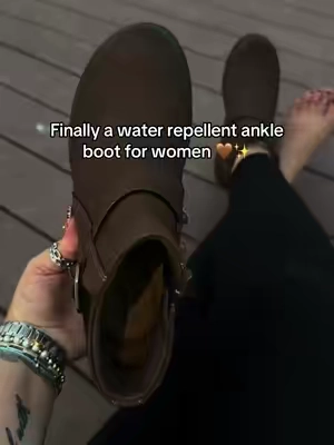 Clark’s water repellent leather ankle boots for women @QVC, Inc 🤎✨